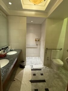 Nile Ritz Carlton Cairo - Bathroom